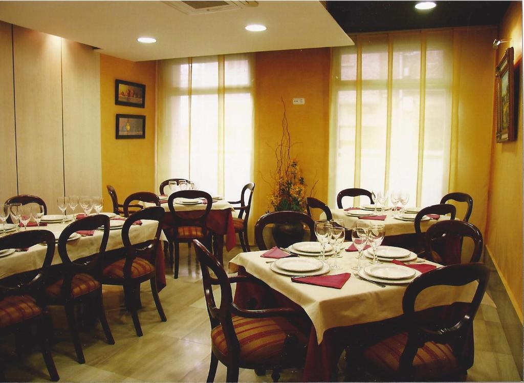 Hostal Torres San Leonardo de Yagüe Dış mekan fotoğraf