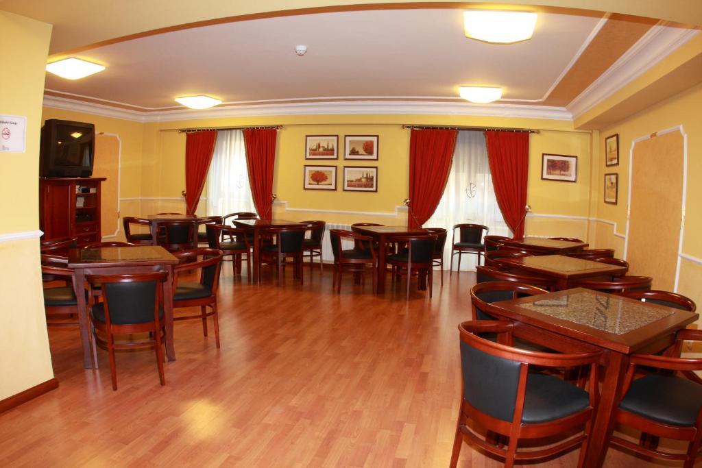 Hostal Torres San Leonardo de Yagüe Dış mekan fotoğraf